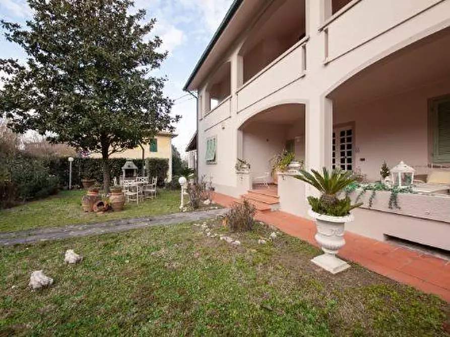 Immagine 2 di Porzione di casa in vendita  a Peccioli