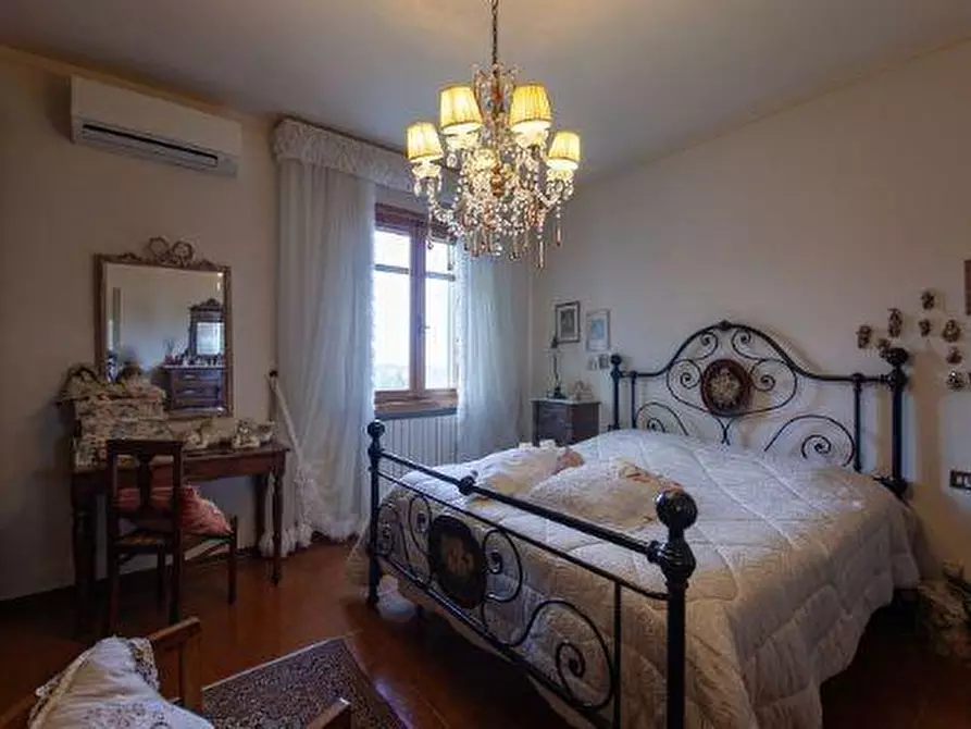 Immagine 18 di Porzione di casa in vendita  a Peccioli