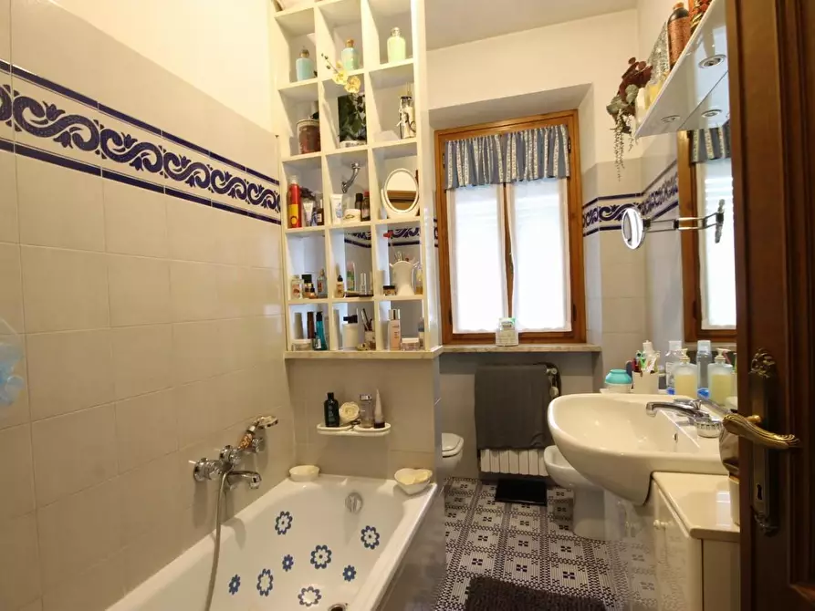 Immagine 15 di Casa bifamiliare in vendita  a Capannori