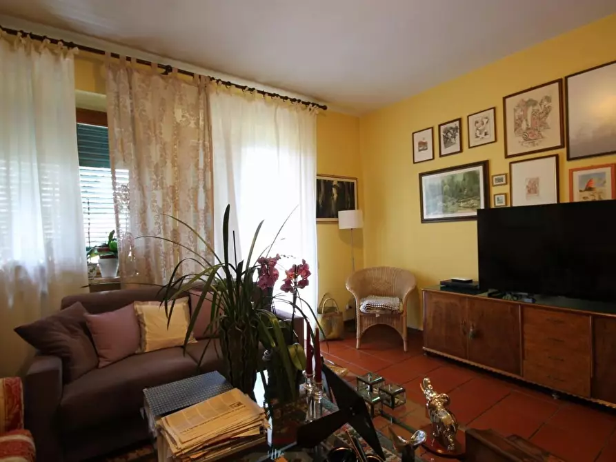 Immagine 8 di Casa bifamiliare in vendita  a Capannori