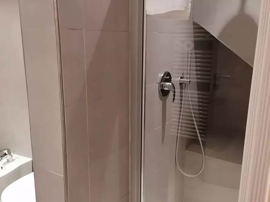 Immagine 10 di Appartamento in vendita  a Siena