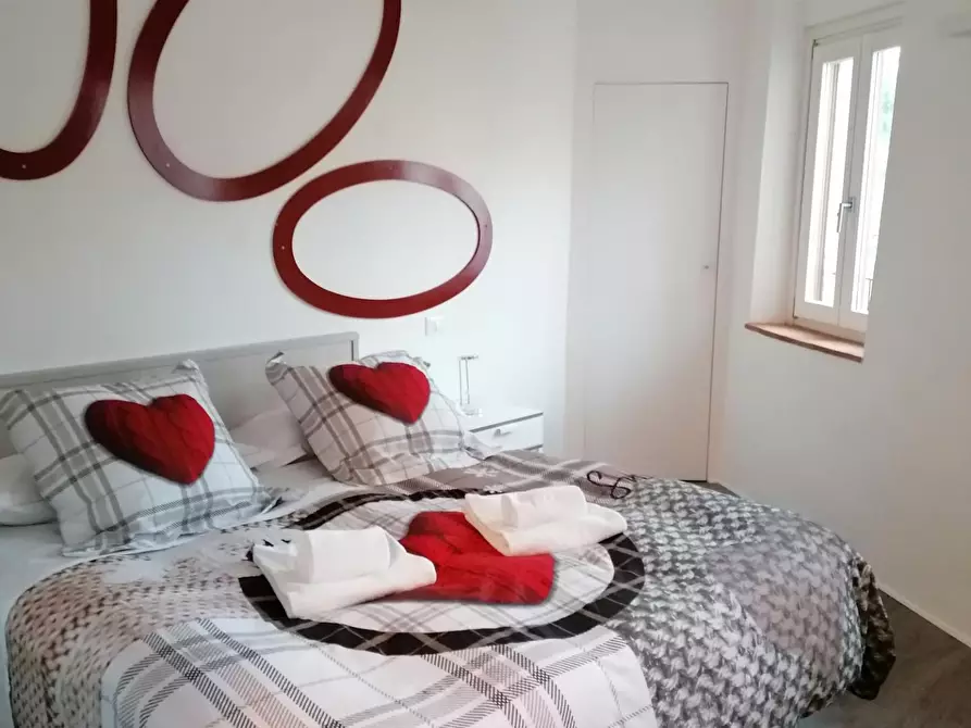 Immagine 5 di Appartamento in vendita  a Siena