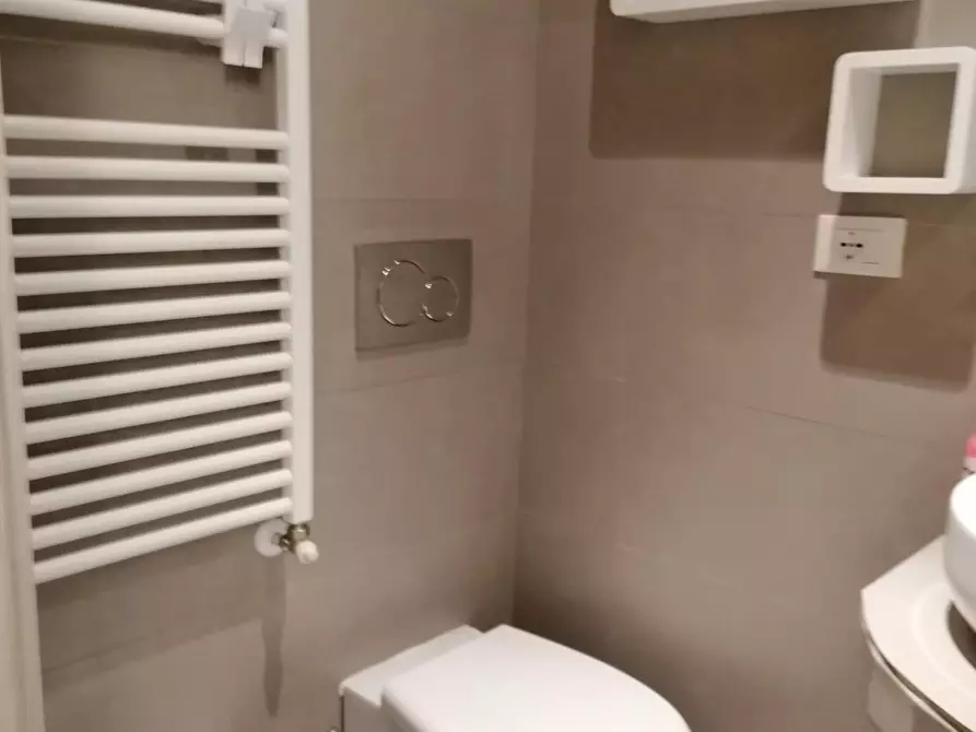 Immagine 7 di Appartamento in vendita  a Siena