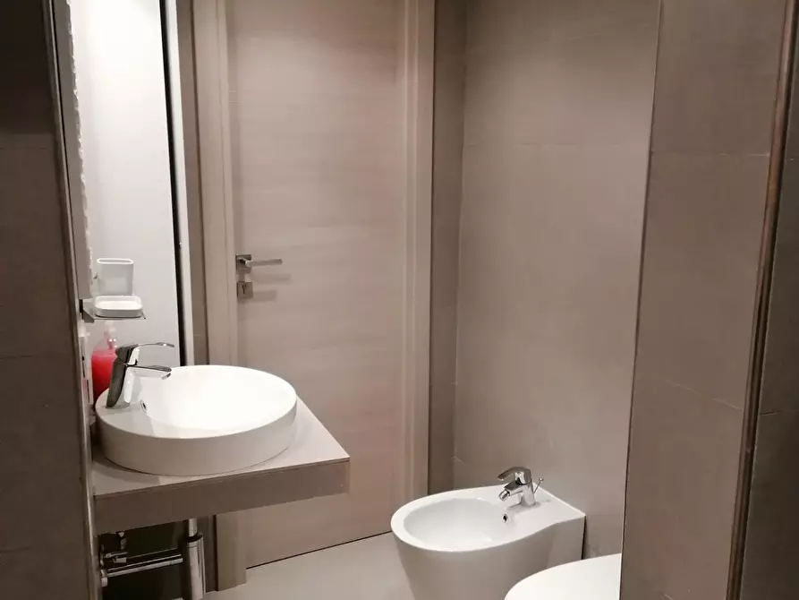 Immagine 9 di Appartamento in vendita  a Siena