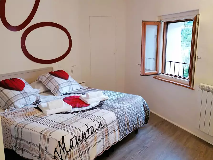 Immagine 13 di Appartamento in vendita  a Siena