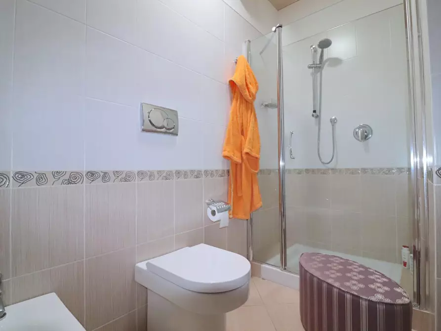 Immagine 12 di Appartamento in vendita  a Siena