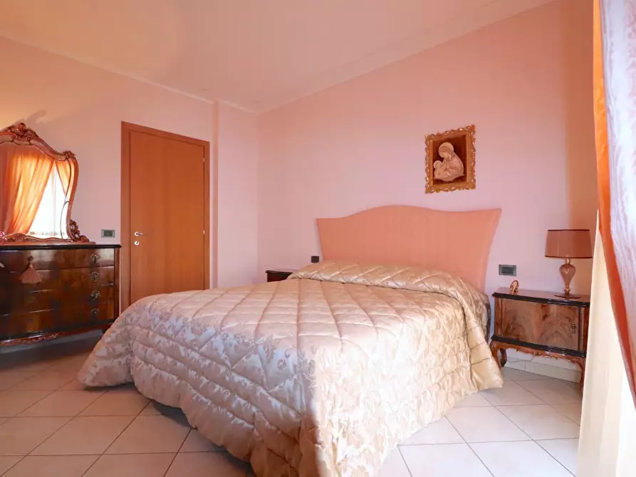 Immagine 10 di Appartamento in vendita  a Siena