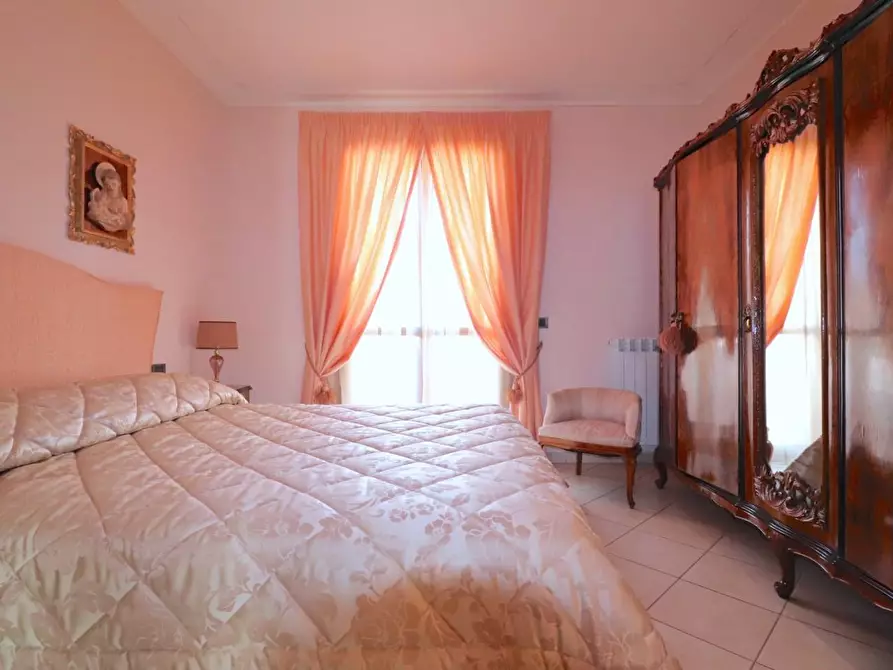 Immagine 8 di Appartamento in vendita  a Siena