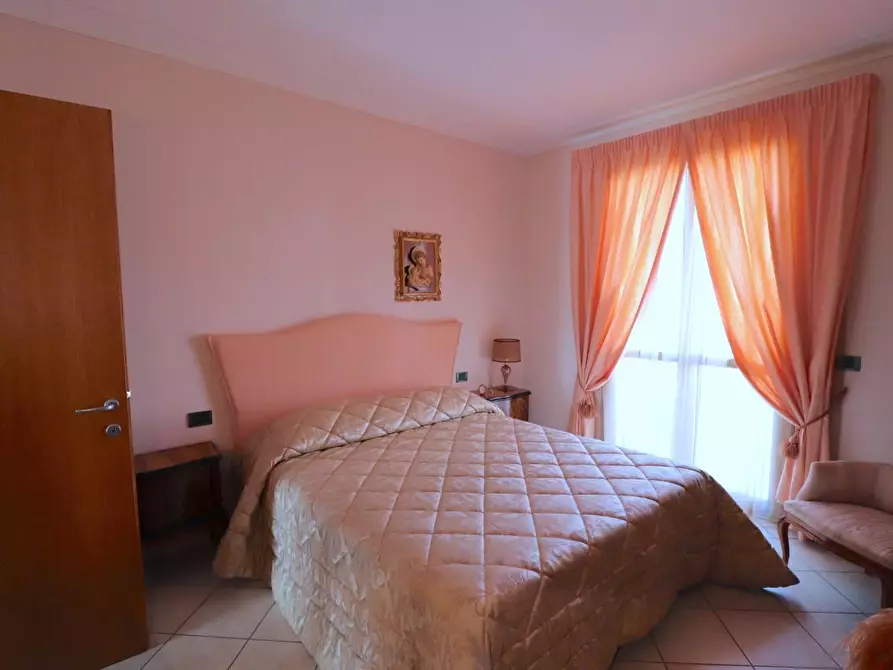 Immagine 9 di Appartamento in vendita  a Siena