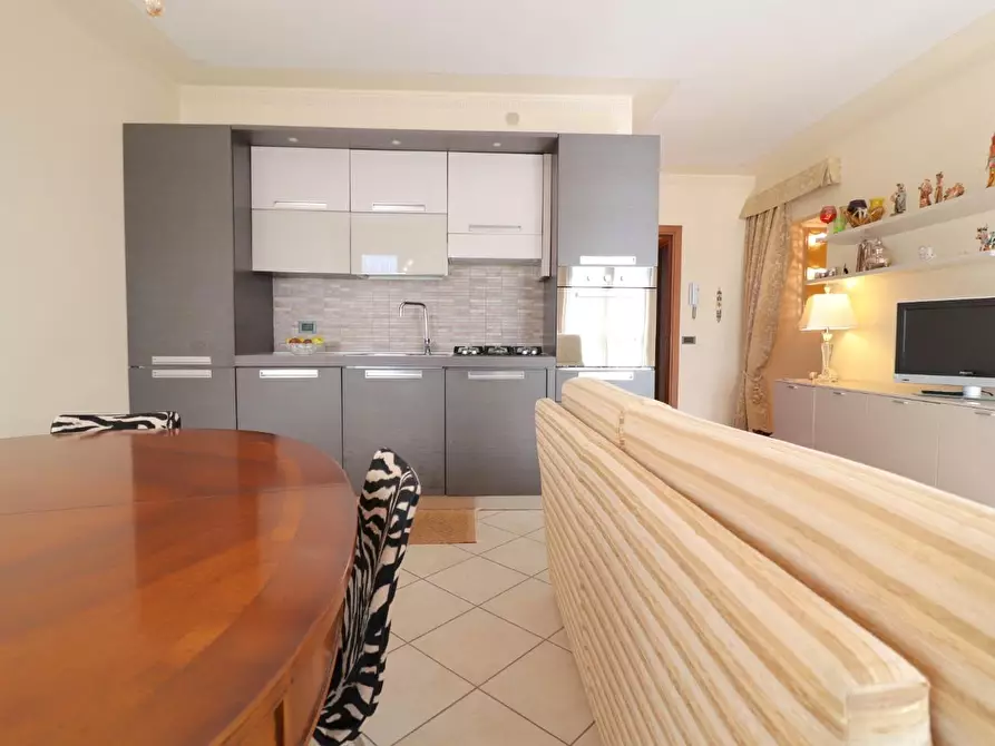 Immagine 2 di Appartamento in vendita  a Siena