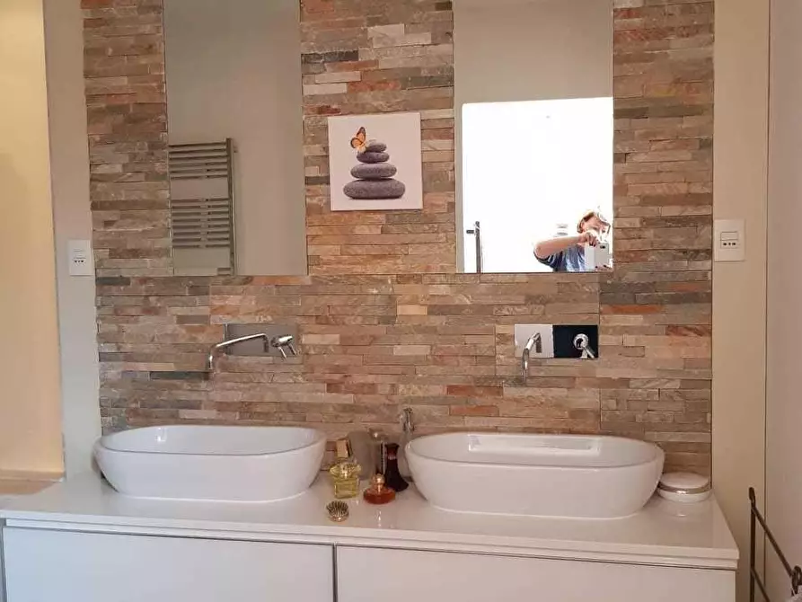 Immagine 22 di Casa semindipendente in vendita  a Carrara