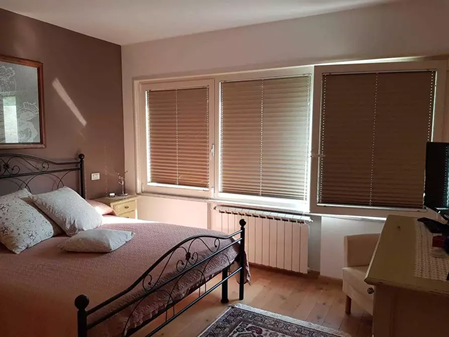 Immagine 21 di Casa semindipendente in vendita  a Carrara