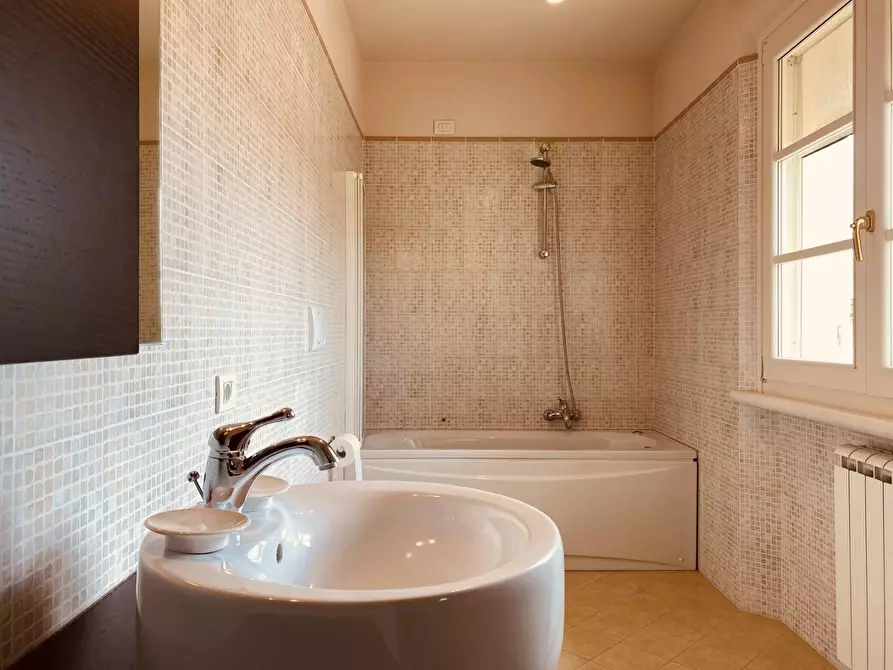 Immagine 41 di Casa semindipendente in vendita  a Pietrasanta