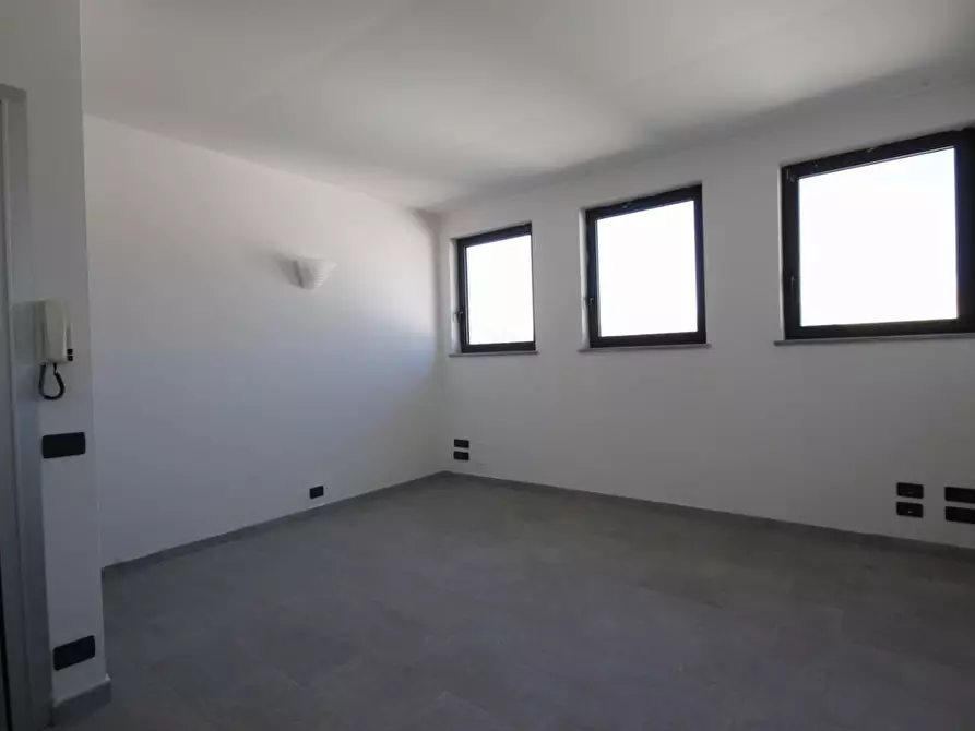 Immagine 6 di Ufficio in affitto  a Lucca