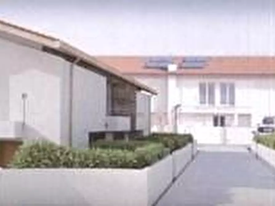 Immagine 15 di Casa bifamiliare in vendita  a Pontedera