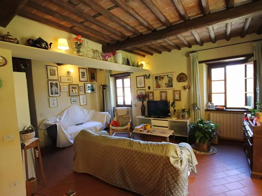 Immagine 20 di Rustico / casale in vendita  a Lucca