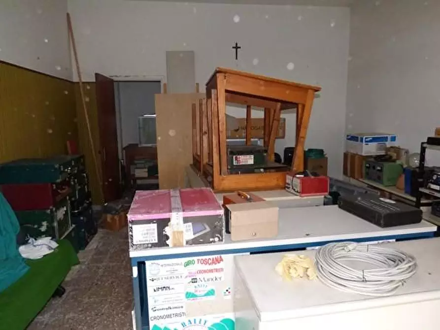 Immagine 27 di Villa in vendita  a Lucca