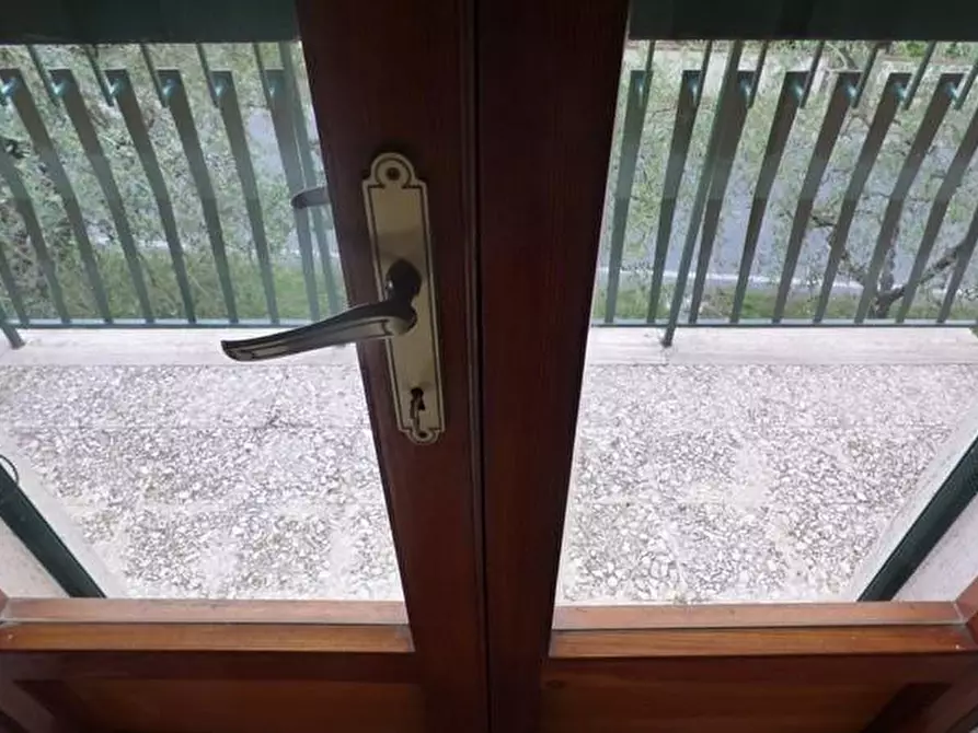 Immagine 12 di Villa in vendita  a Lucca