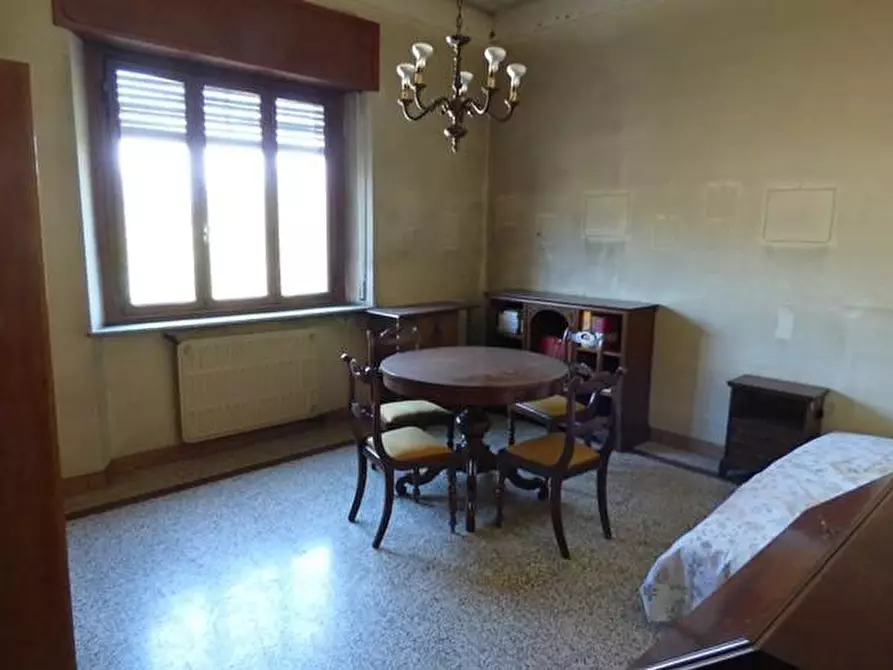 Immagine 15 di Palazzo in vendita  a Lucca