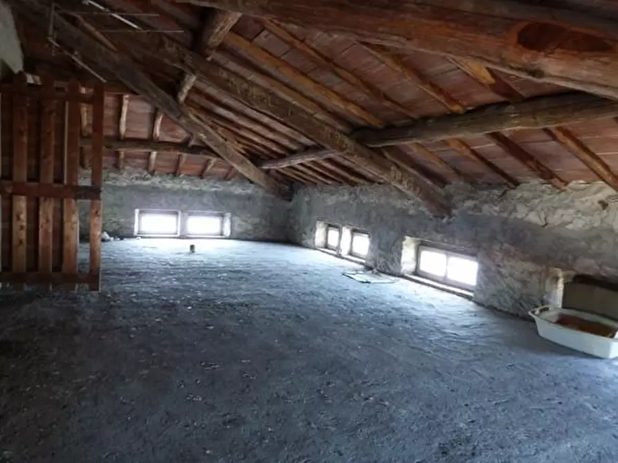 Immagine 3 di Palazzo in vendita  a Lucca