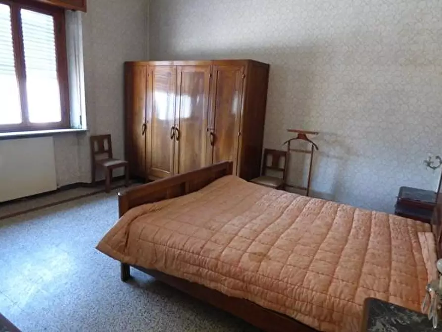 Immagine 17 di Palazzo in vendita  a Lucca