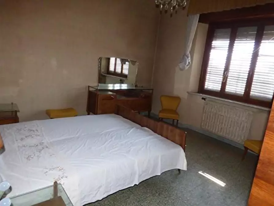 Immagine 12 di Palazzo in vendita  a Lucca