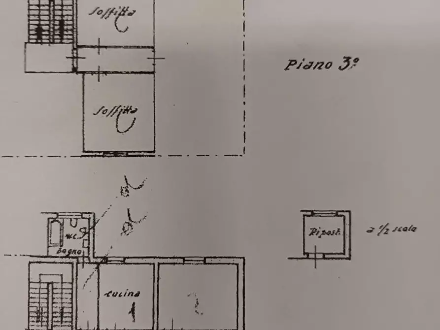 Immagine 24 di Palazzo in vendita  a Lucca