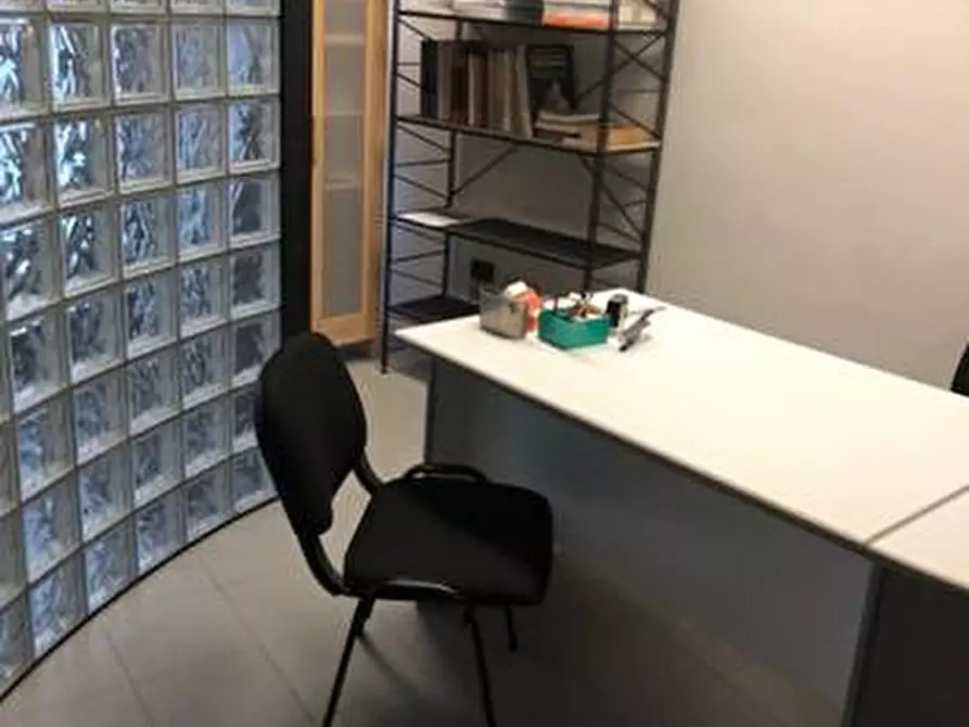 Immagine 3 di Ufficio in affitto  a San Giuliano Terme