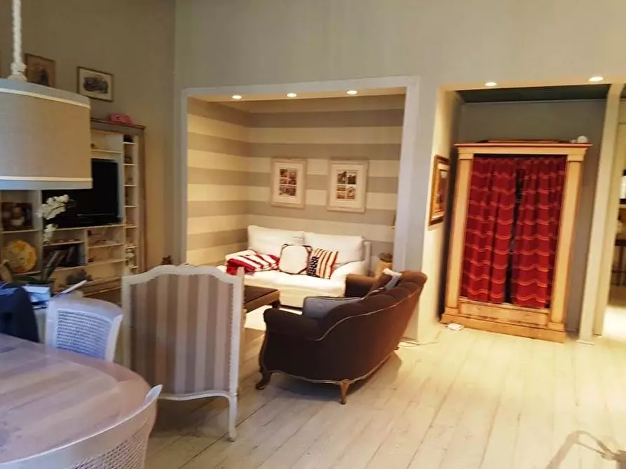 Immagine 12 di Appartamento in vendita  a Siena