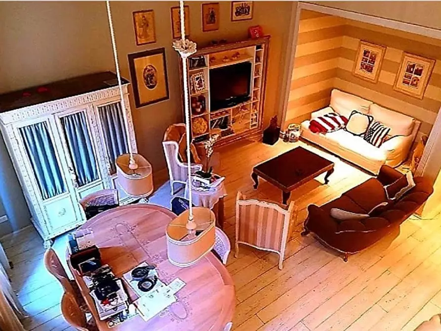 Immagine 3 di Appartamento in vendita  a Siena