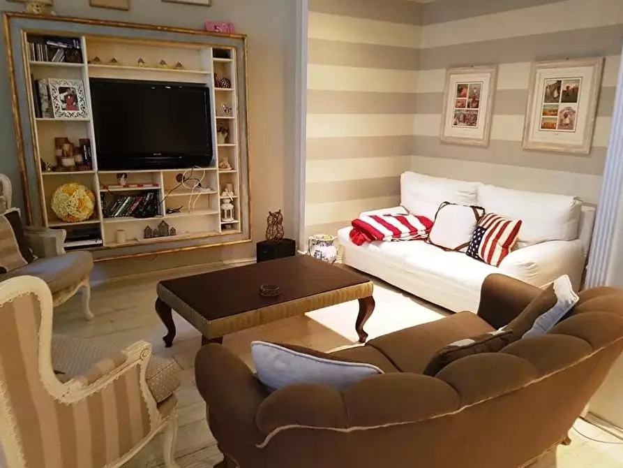 Immagine 9 di Appartamento in vendita  a Siena