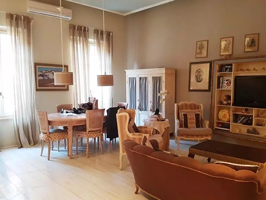 Immagine 10 di Appartamento in vendita  a Siena