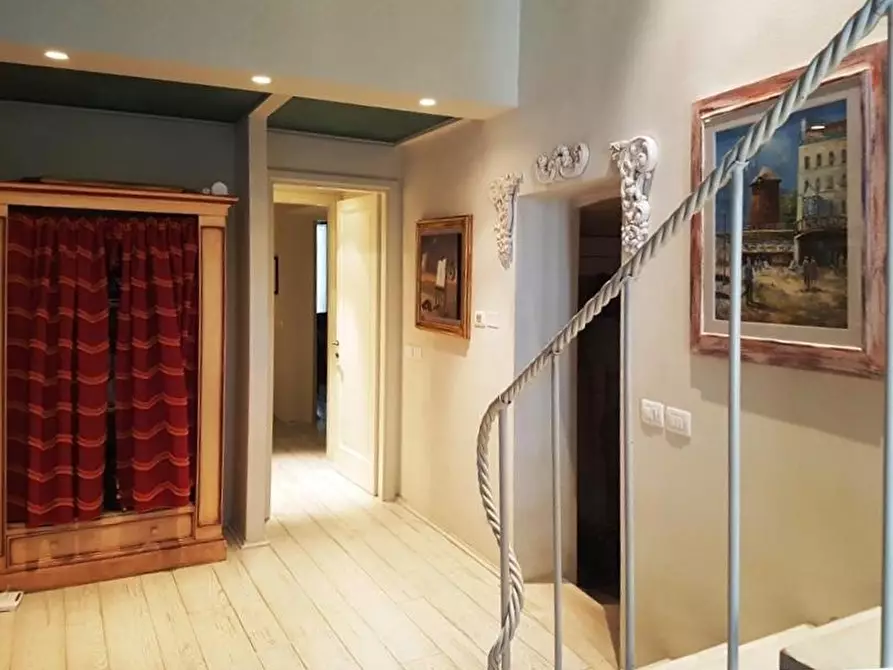 Immagine 13 di Appartamento in vendita  a Siena