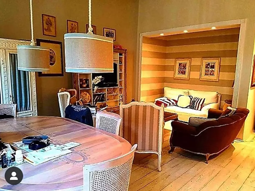 Immagine 2 di Appartamento in vendita  a Siena