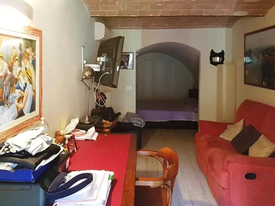 Immagine 15 di Appartamento in vendita  a Siena