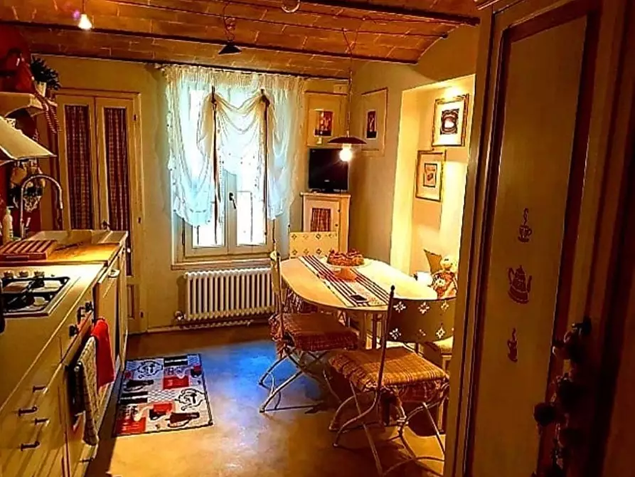 Immagine 5 di Appartamento in vendita  a Siena