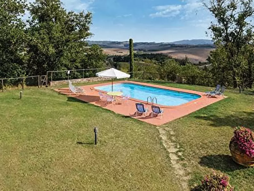 Immagine 2 di Azienda agricola in vendita  a Peccioli