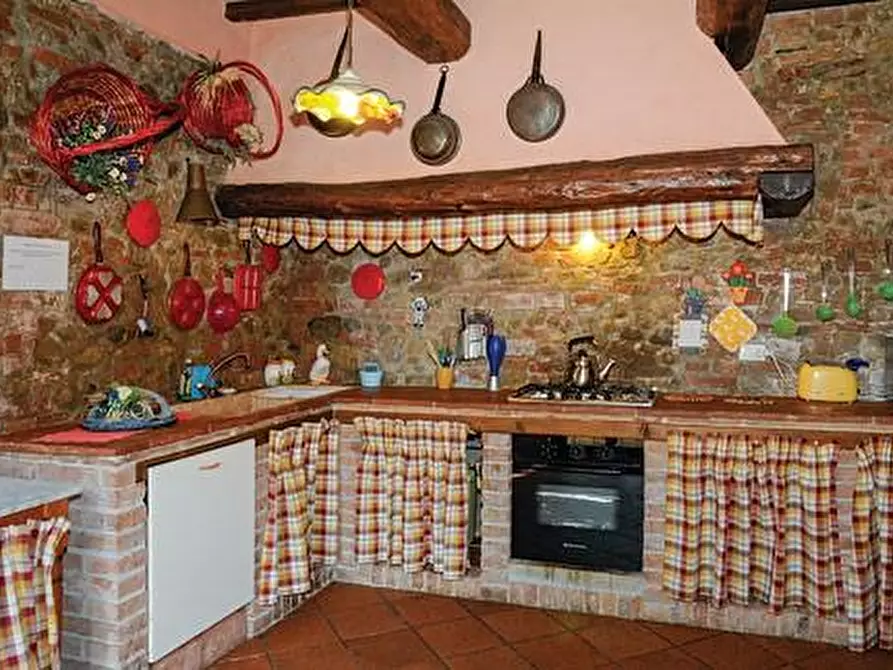 Immagine 10 di Azienda agricola in vendita  a Peccioli