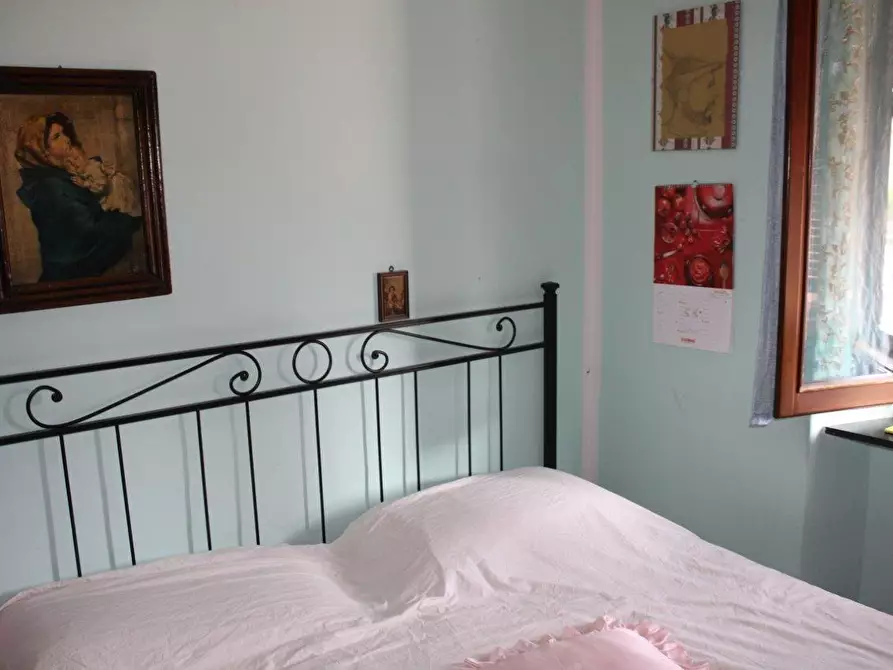 Immagine 10 di Casa bifamiliare in vendita  a Carrara