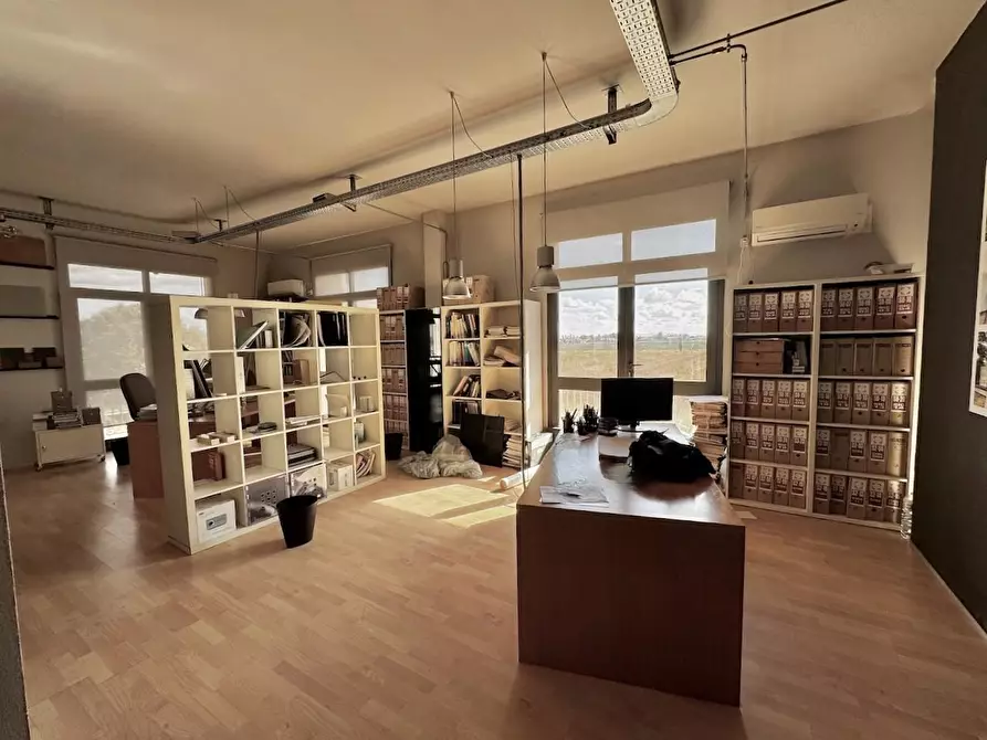 Immagine 14 di Ufficio in affitto  a San Giuliano Terme