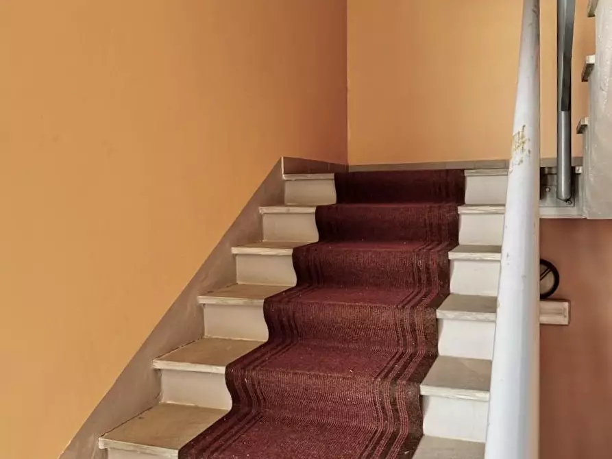 Immagine 33 di Ufficio in affitto  a San Giuliano Terme