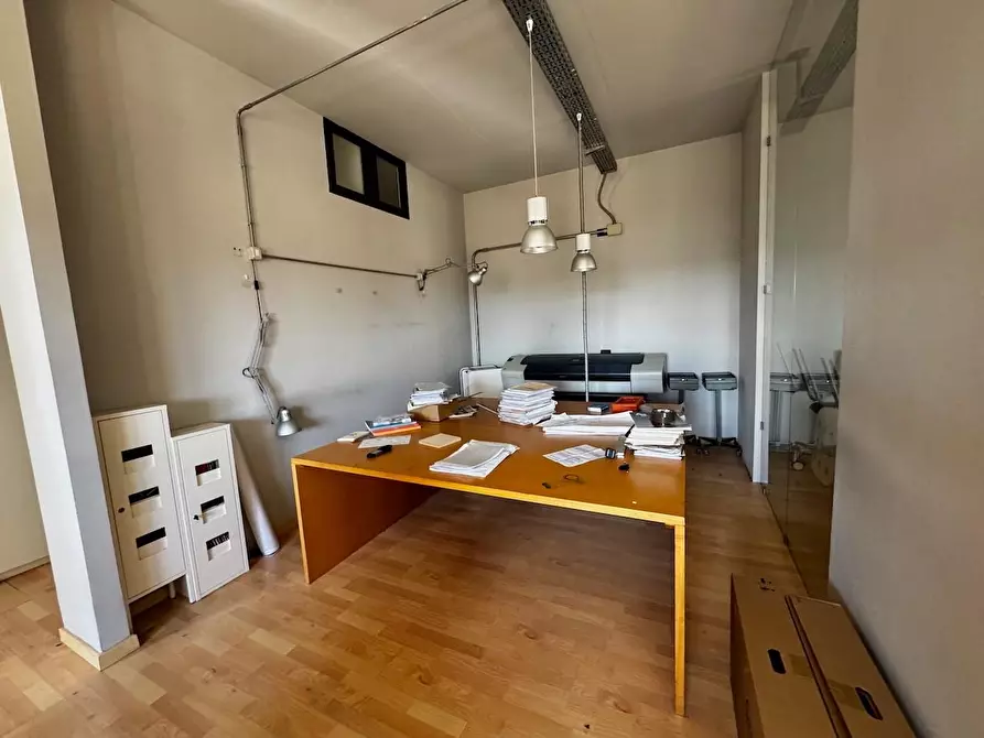 Immagine 25 di Ufficio in affitto  a San Giuliano Terme