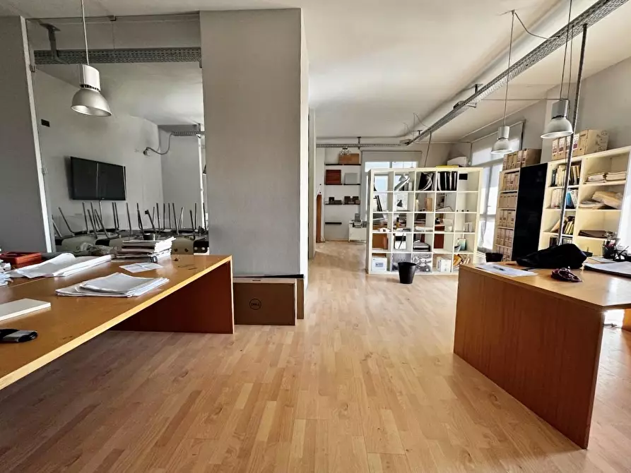 Immagine 11 di Ufficio in affitto  a San Giuliano Terme