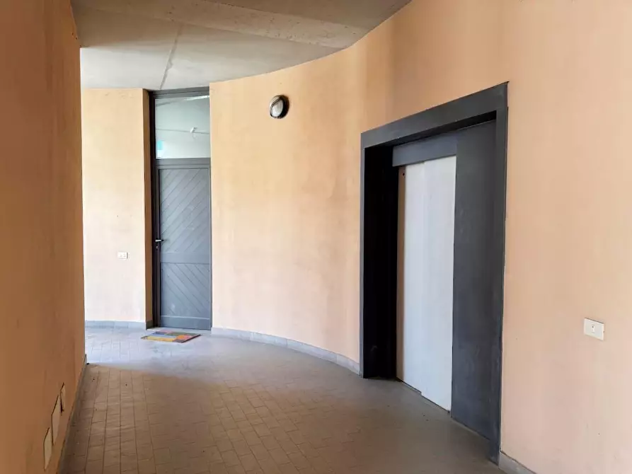 Immagine 32 di Ufficio in affitto  a San Giuliano Terme
