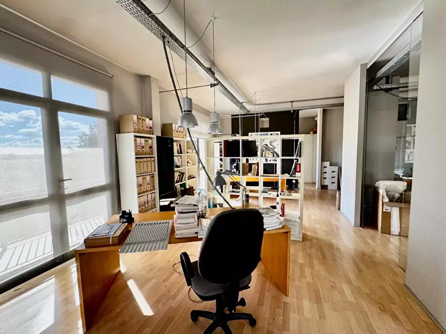 Immagine 15 di Ufficio in affitto  a San Giuliano Terme