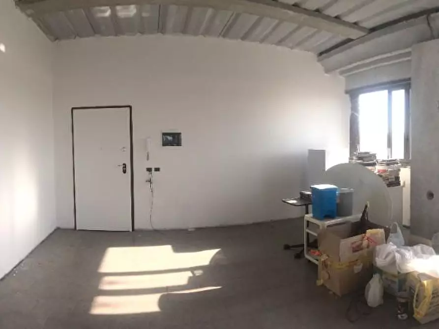 Immagine 5 di Laboratorio in vendita  a Cascina