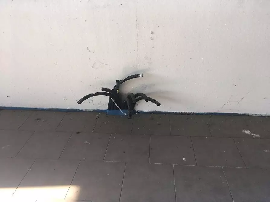 Immagine 7 di Laboratorio in vendita  a Cascina