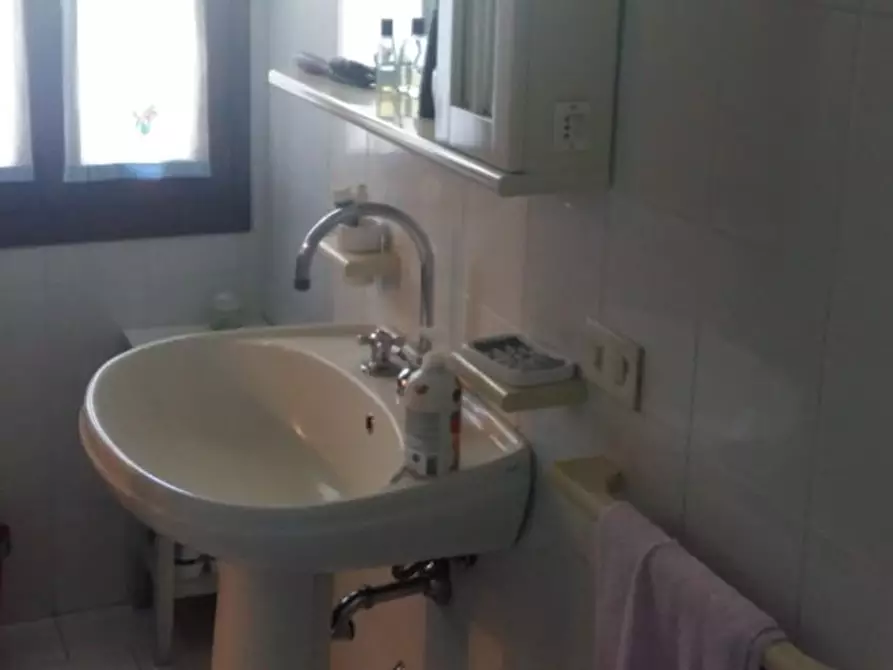 Immagine 16 di Villa in vendita  a Montalcino