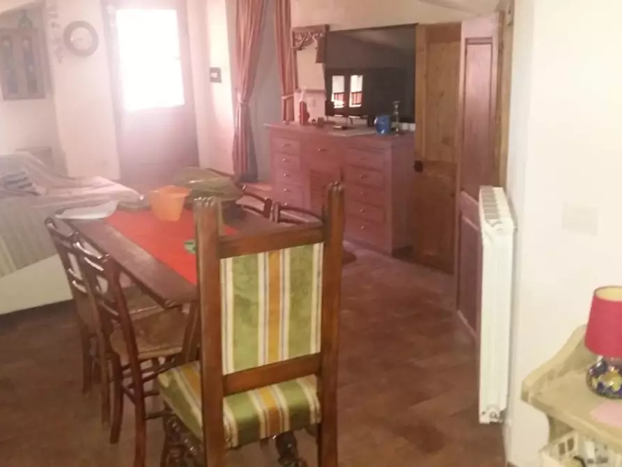 Immagine 6 di Villa in vendita  a Montalcino