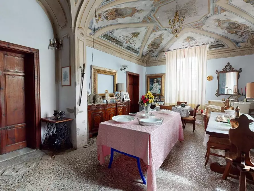 Immagine 6 di Villa in vendita  a Cascina